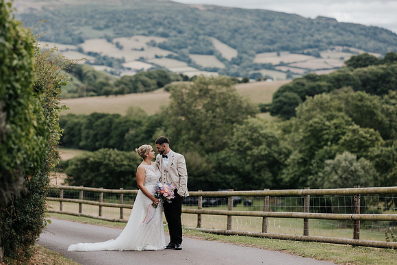Sugar Loaf Barn wedding photography