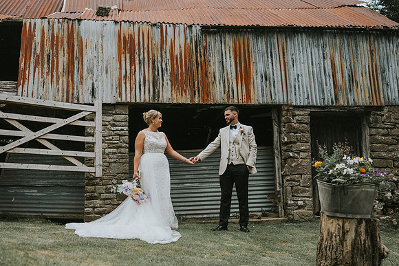 Sugar Loaf Barn wedding photography