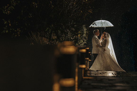 relaxed wedding photographer
