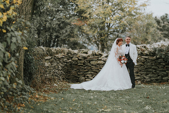relaxed wedding photographer