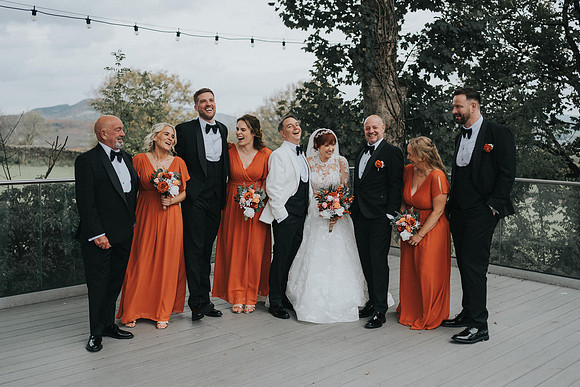 relaxed wedding photographer
