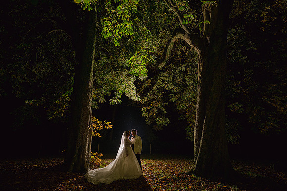 relaxed wedding photographer