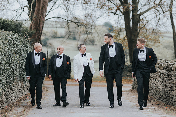 relaxed wedding photographer