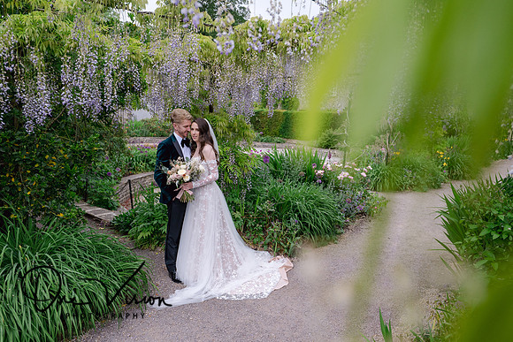 Green Grove Barns Wedding Photographer