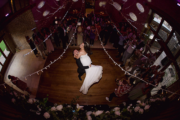Kingscote Barn wedding photos