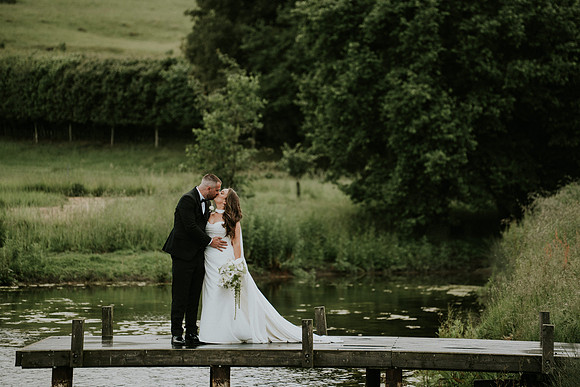 Kingscote Barn wedding photos