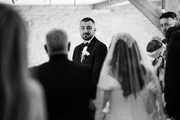 Kingscote Barn wedding photos