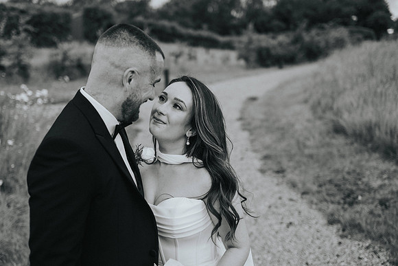 Kingscote Barn wedding photos