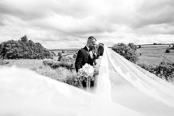 Kingscote Barn wedding photos