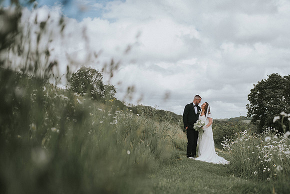 Kingscote Barn wedding photos