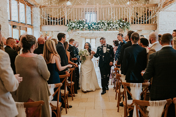 Kingscote Barn wedding photos