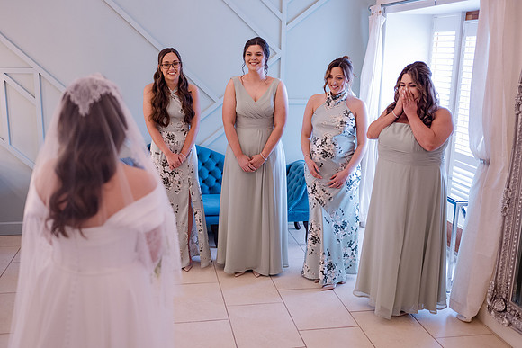 Kingscote Barn wedding photos
