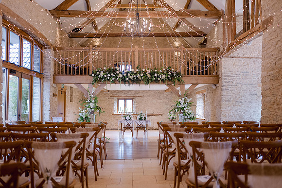 Kingscote Barn wedding photos