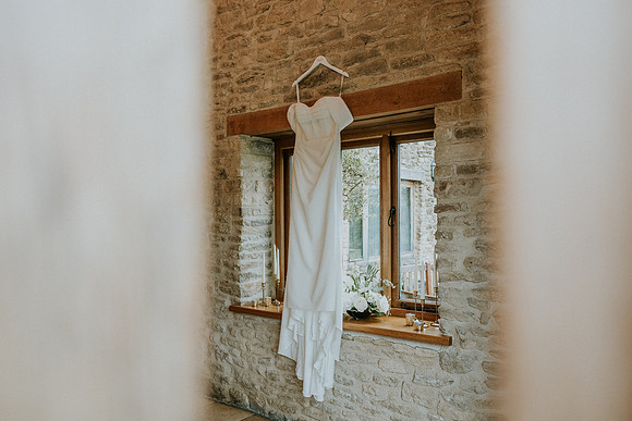 Kingscote Barn wedding photos