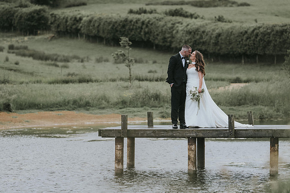 Kingscote Barn wedding photos