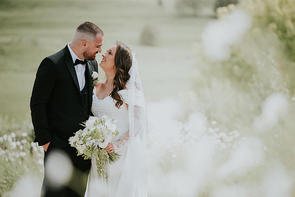 Kingscote Barn wedding photos