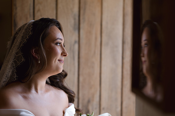 Kingscote Barn wedding photos