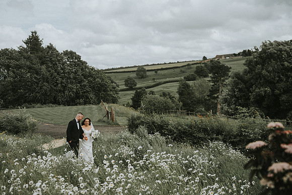 Kingscote Barn wedding photos