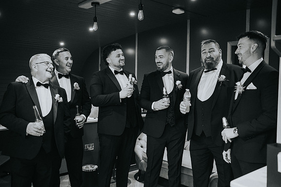 Kingscote Barn wedding photos