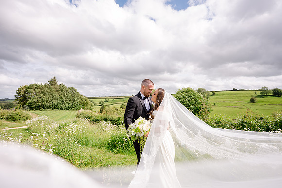 Kingscote Barn wedding photos