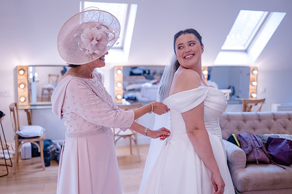 Cotswolds wedding photographer