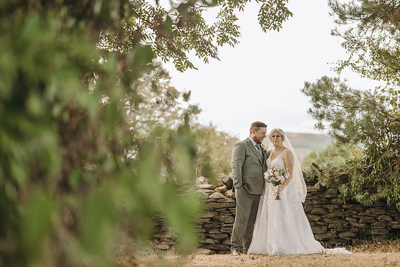 Ceri-Ann and Geraint Llechwen Hall wedding