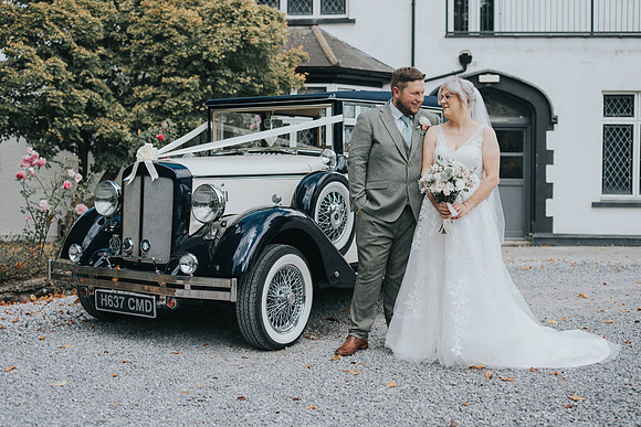 Ceri-Ann and Geraint Llechwen Hall wedding