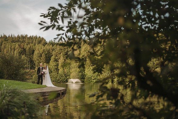 Canada Lodge and Lake wedding photographer