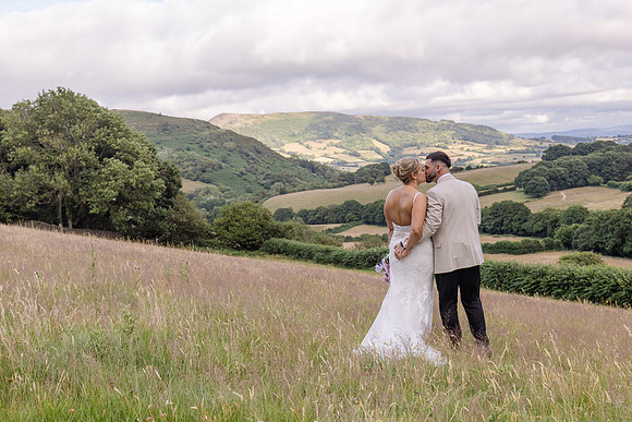 Sugar Loaf Barn wedding photography