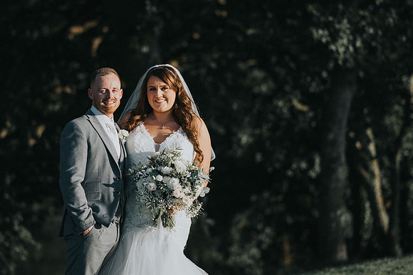 Canada Lake wedding venue exterior