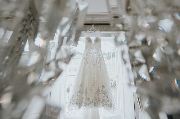 Bride's stunning wedding dress
