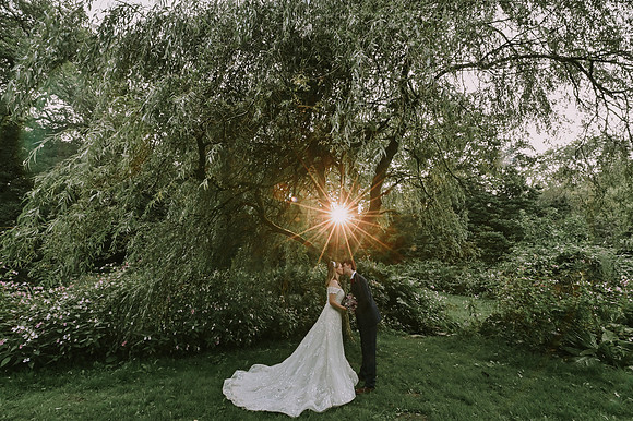 modern wedding photographer