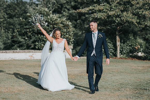 wedding photographers cardiff area