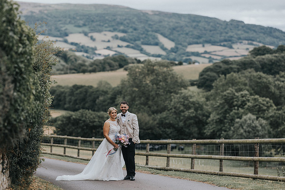 Sugar Loaf Barn wedding photography