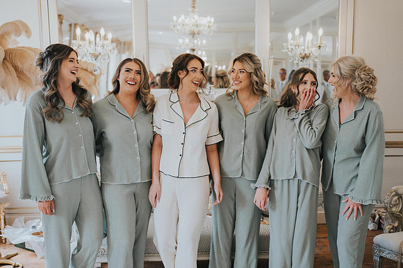 Gileston manor Photos and Videos