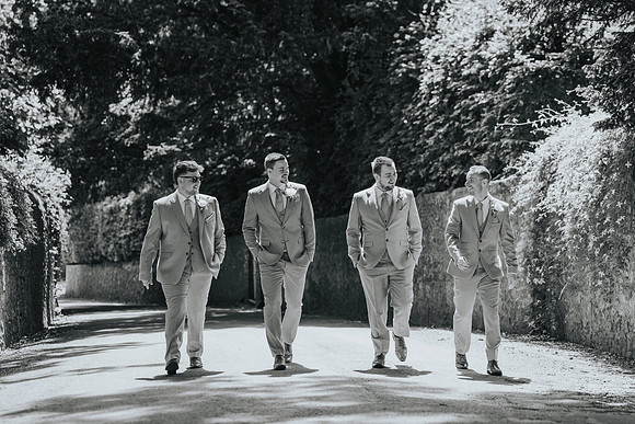 Gileston manor Photos and Videos