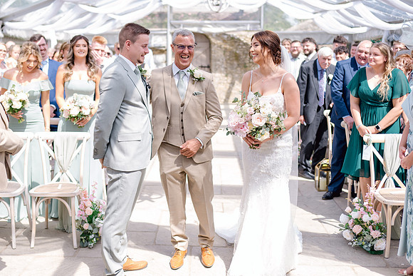 Gileston manor Photos and Videos
