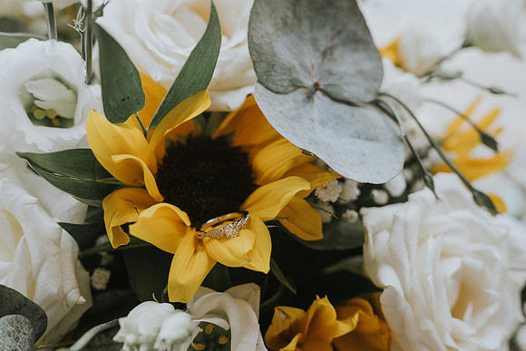 canada lodge and lake wedding