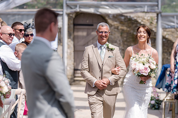 Gileston manor Photos and Videos