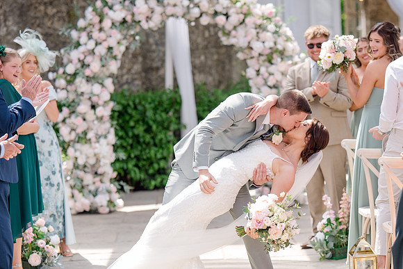 Gileston manor Photos and Videos